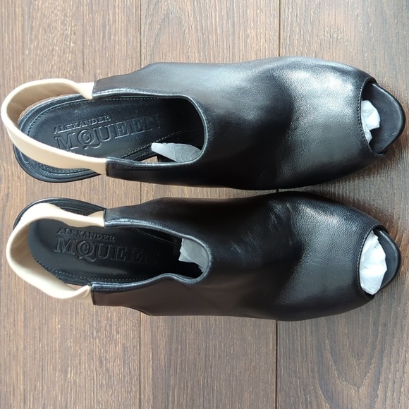 HP. ALEXANDER MCQUEEN Leather Peep Toe Slingback Heels - Picture 7 of 12